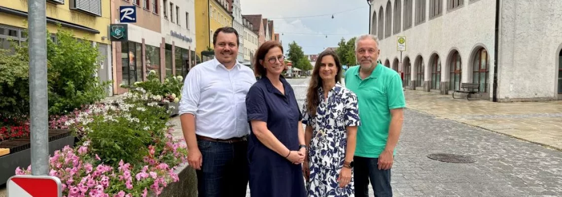 Bündnis 90/Die Grünen und UPW/FW Neumarkt beantragen versenkbare Poller für mehr Sicherheit am Rathaus - Gemeinsamer Antrag soll Fußgängerzone besser schützen und Aufenthaltsqualität steigern